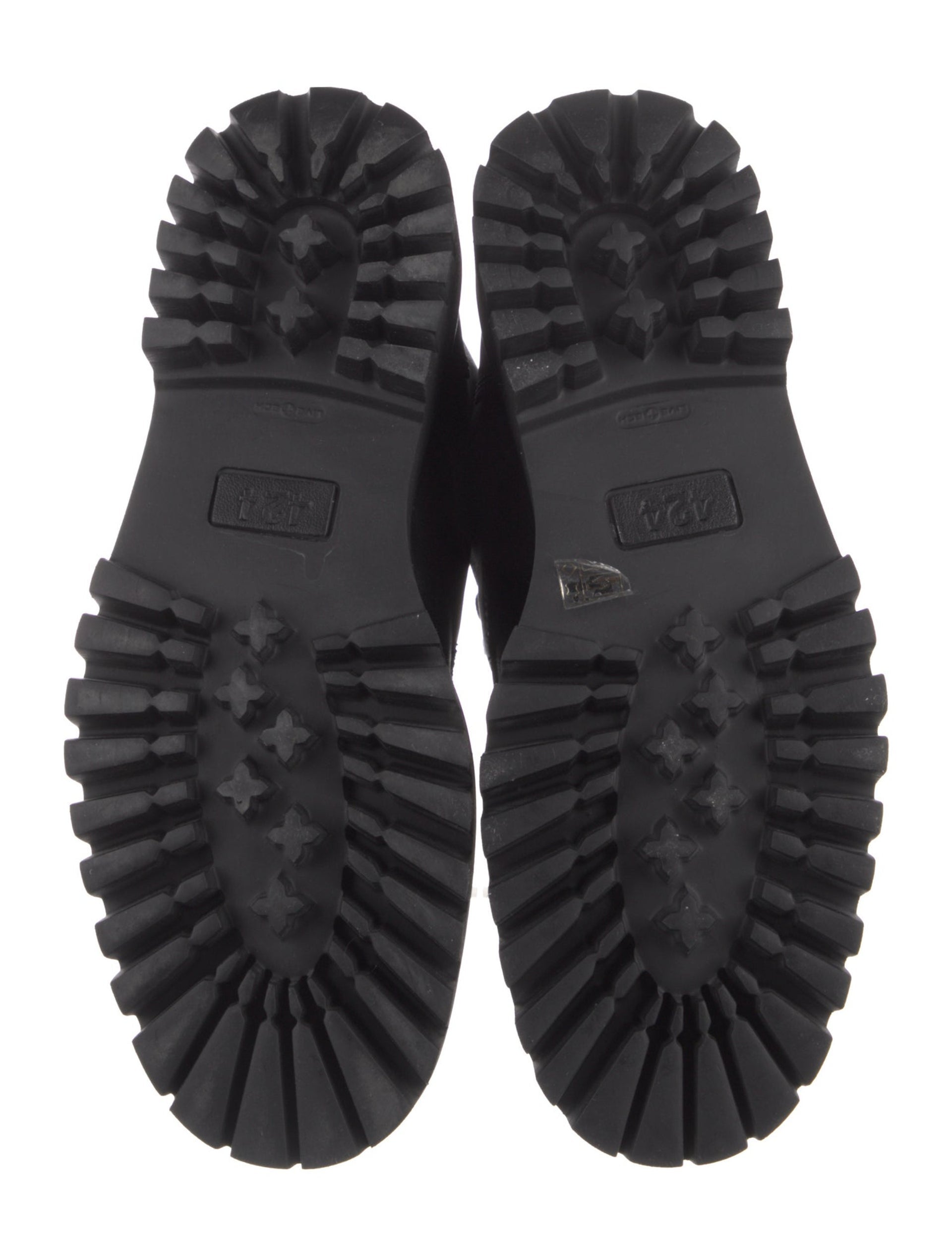 424  BOOTS