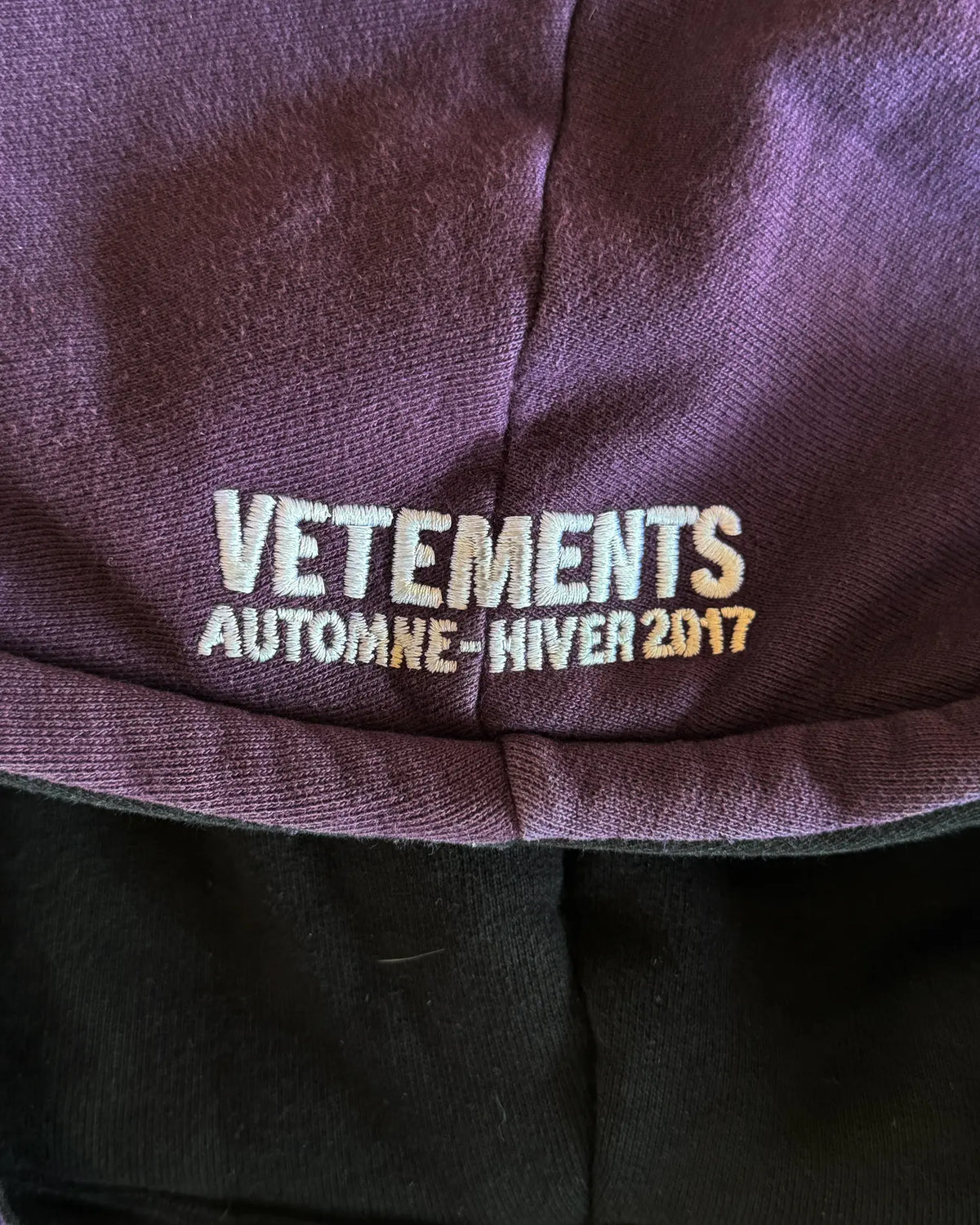 VETEMENTS AW6 RUNWAY 11' INCH GUN CLUB / TFD REVERSIBLE ZIP UP HOODED JACKET [BLACK/PURPLE]